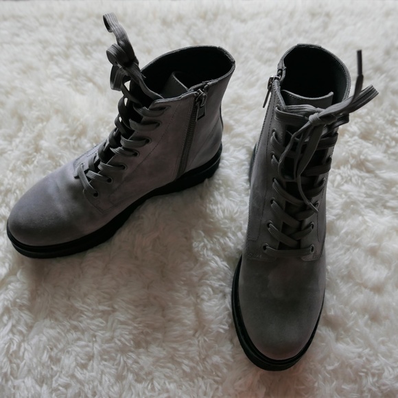 NWT Vince Monastir Lace-Up Suede Boot - Picture 6 of 8